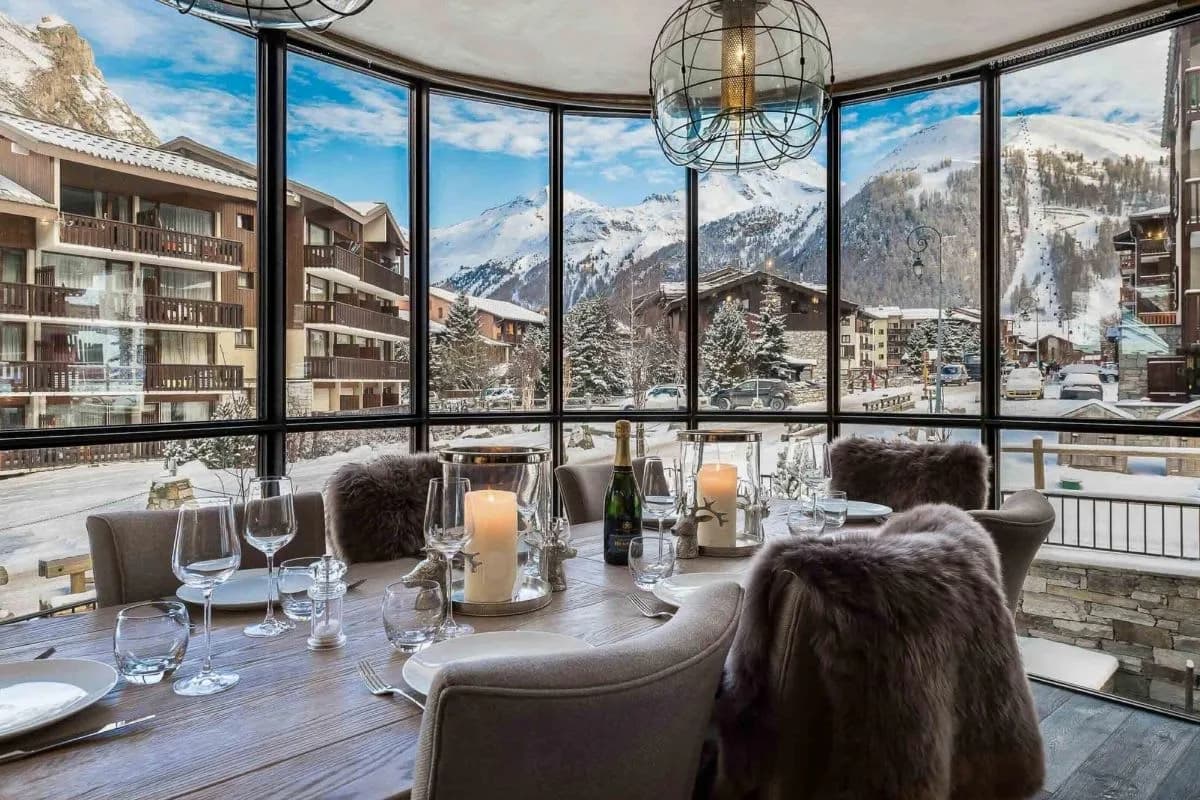 Alpine Apartment With Traditional Mountain photo 2