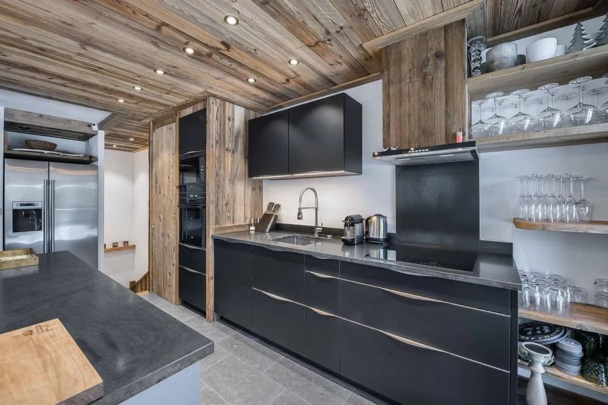 Alpine Apartment With Traditional Mountain photo 3