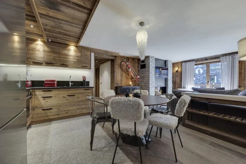 Cozy Alpine Retreat With Fireplace photo 2