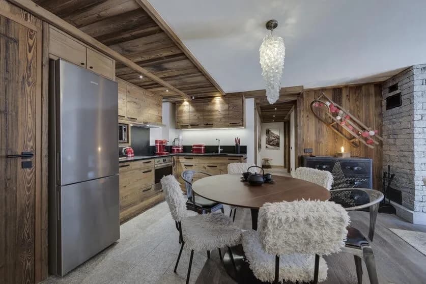 Cozy Alpine Retreat With Fireplace photo 3