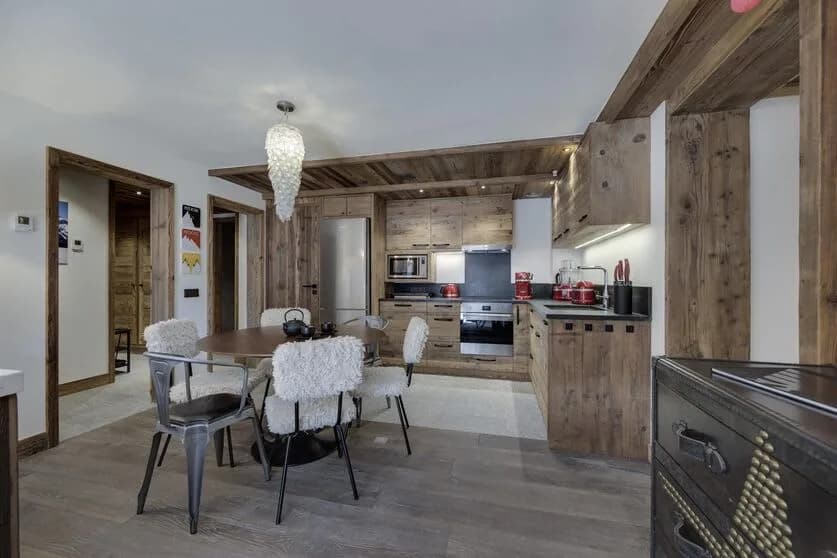 Cozy Alpine Retreat With Fireplace photo 4