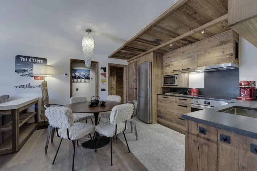 Cozy Alpine Retreat With Fireplace photo 5