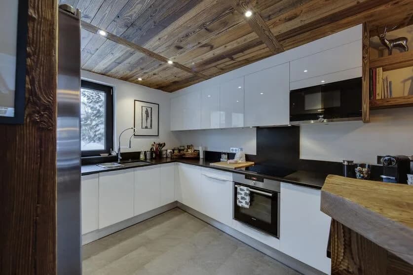 Warm Alpine Living Near Ski Slopes photo 5
