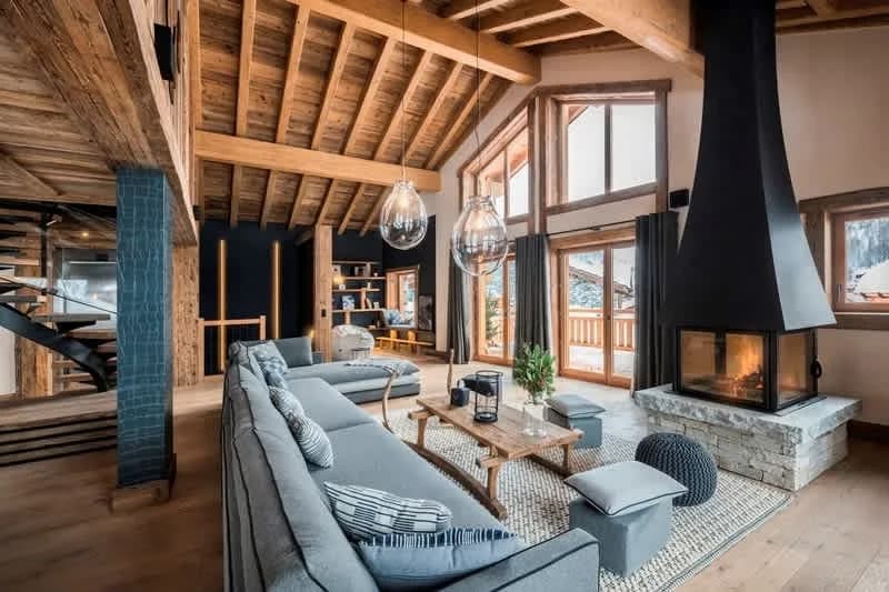 Prestigious Chalet With Pool And Cinema