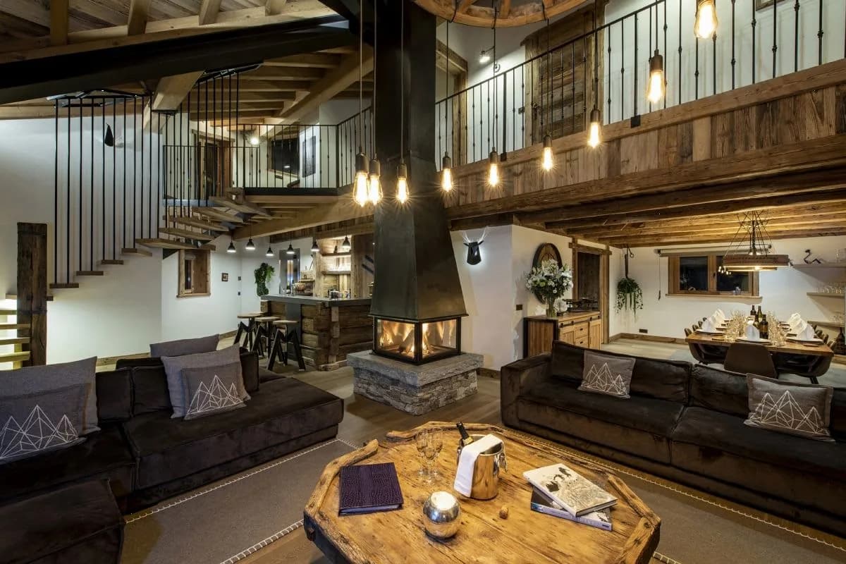 High-End Chalet With Valley Views photo 2