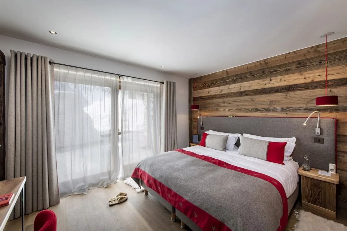 High-End Chalet With Valley Views photo 3