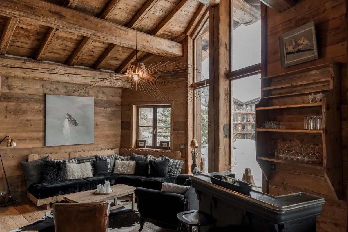Mountain Chalet With Bar And Fireplace photo 2