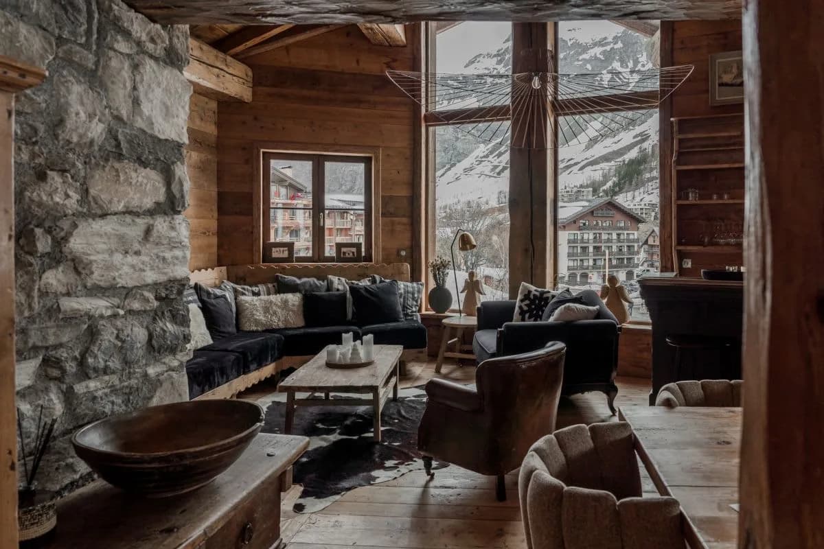 Mountain Chalet With Bar And Fireplace photo 3