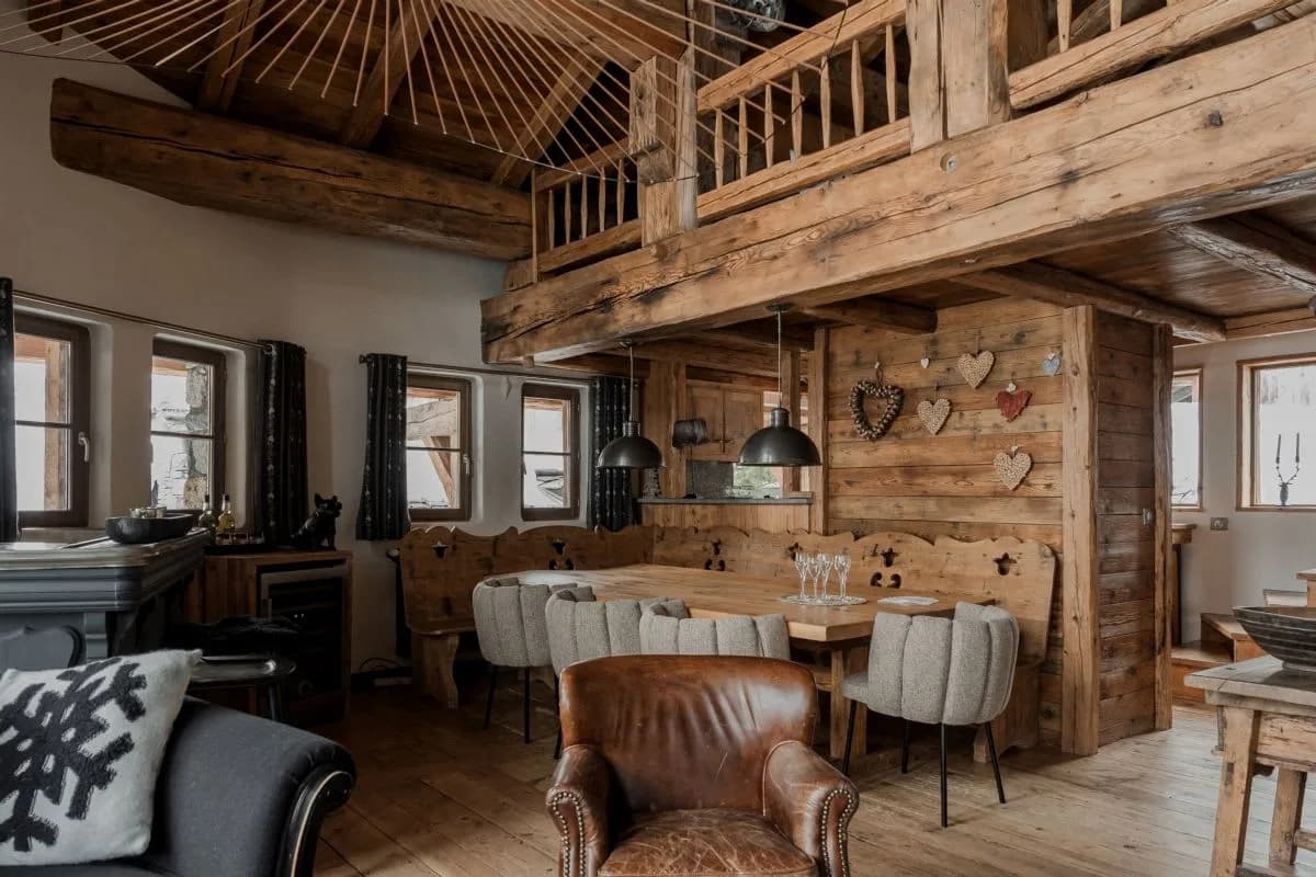 Mountain Chalet With Bar And Fireplace photo 4