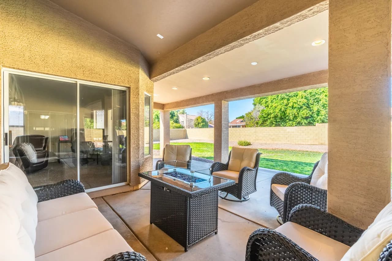 Expansive Four Bedroom Villa in Gilbert, Arizona photo 3