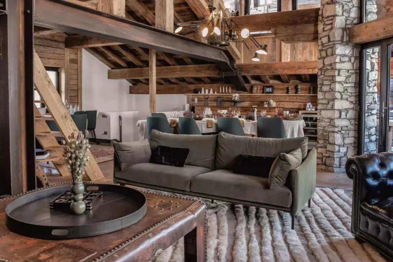 Mountain View Chalet Near Snow Front