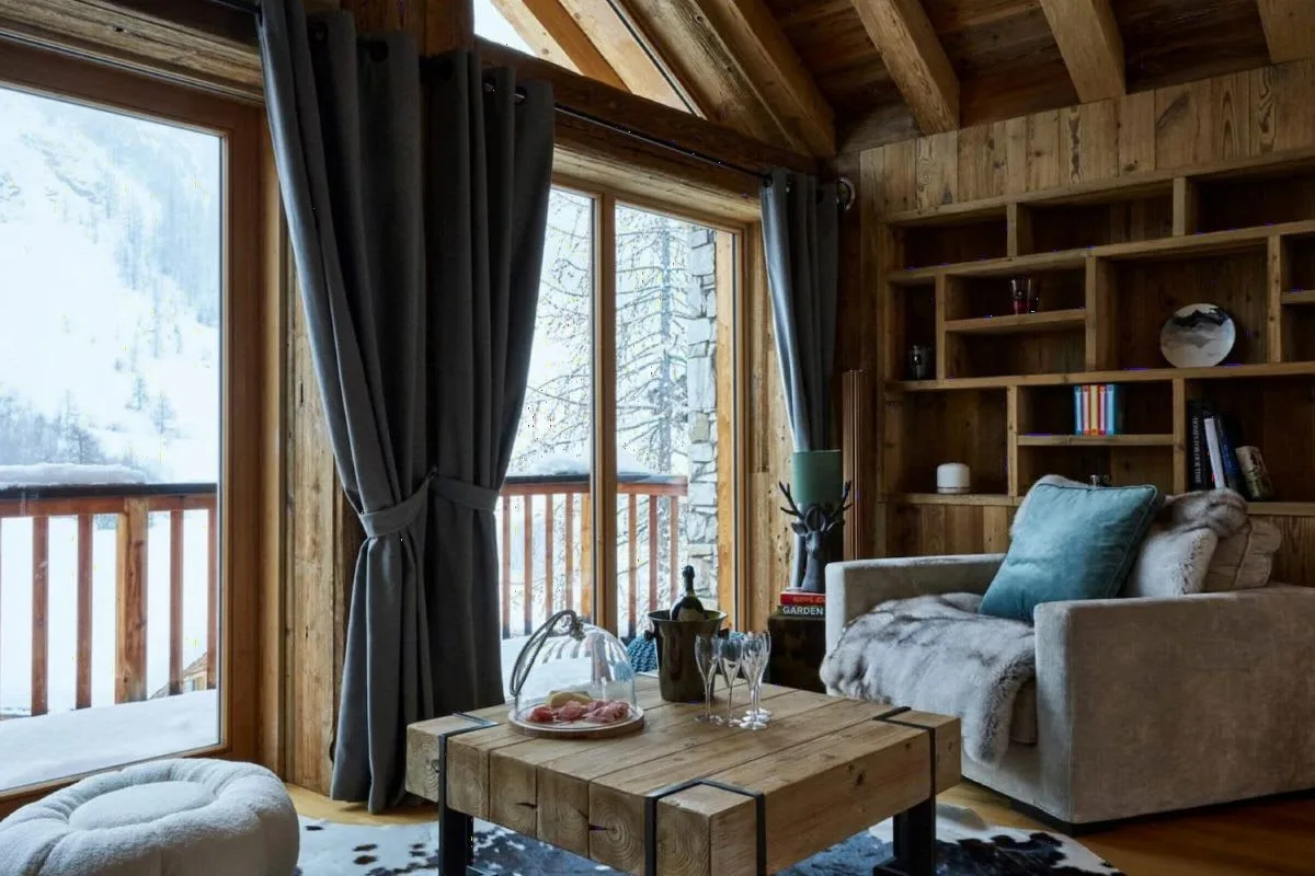 Luxury Ski Chalet With Jacuzzi And Pool photo 2