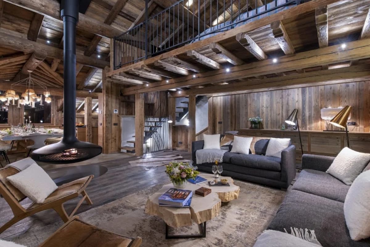 Slopeside Chalet With Outdoor Jacuzzi And Spa