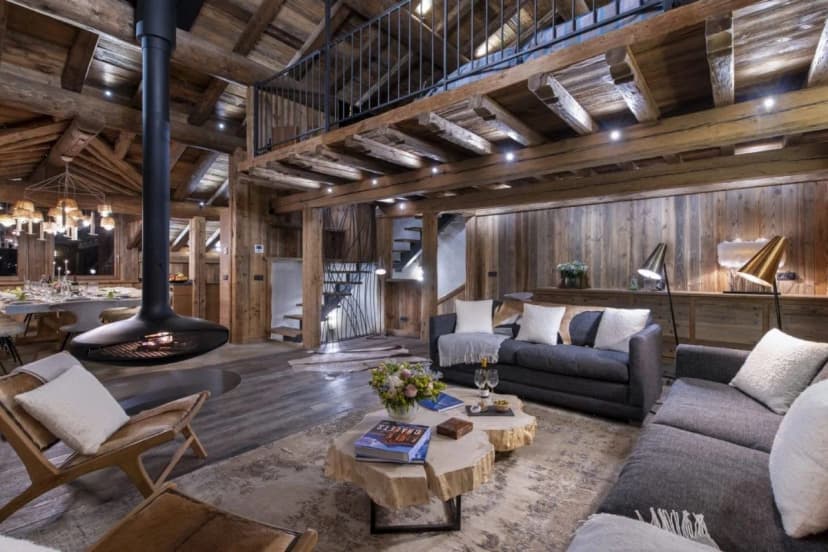 Slopeside Chalet With Outdoor Jacuzzi And Spa
