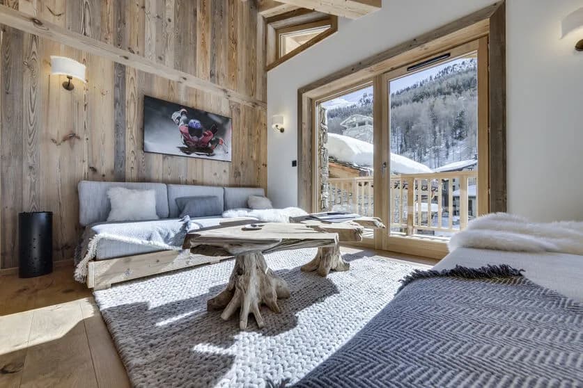 Modern Alpine Apartment With Valley View photo 2