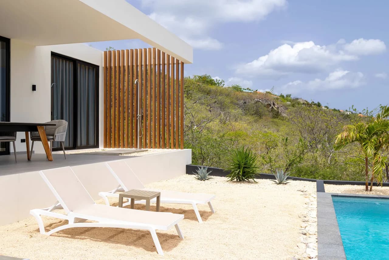 Coastal View Villa in Coral Estate photo 4