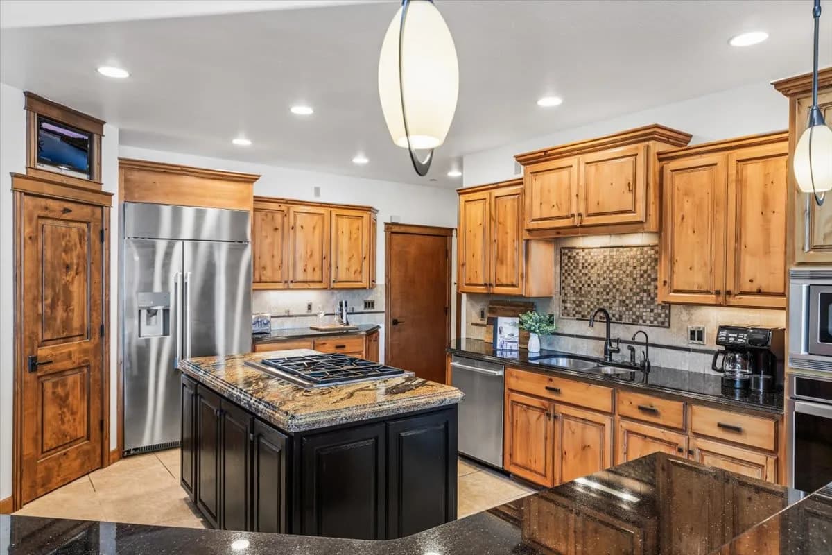 Lakefront Four Bedroom Villa in Coeur d'Alene Area photo 5