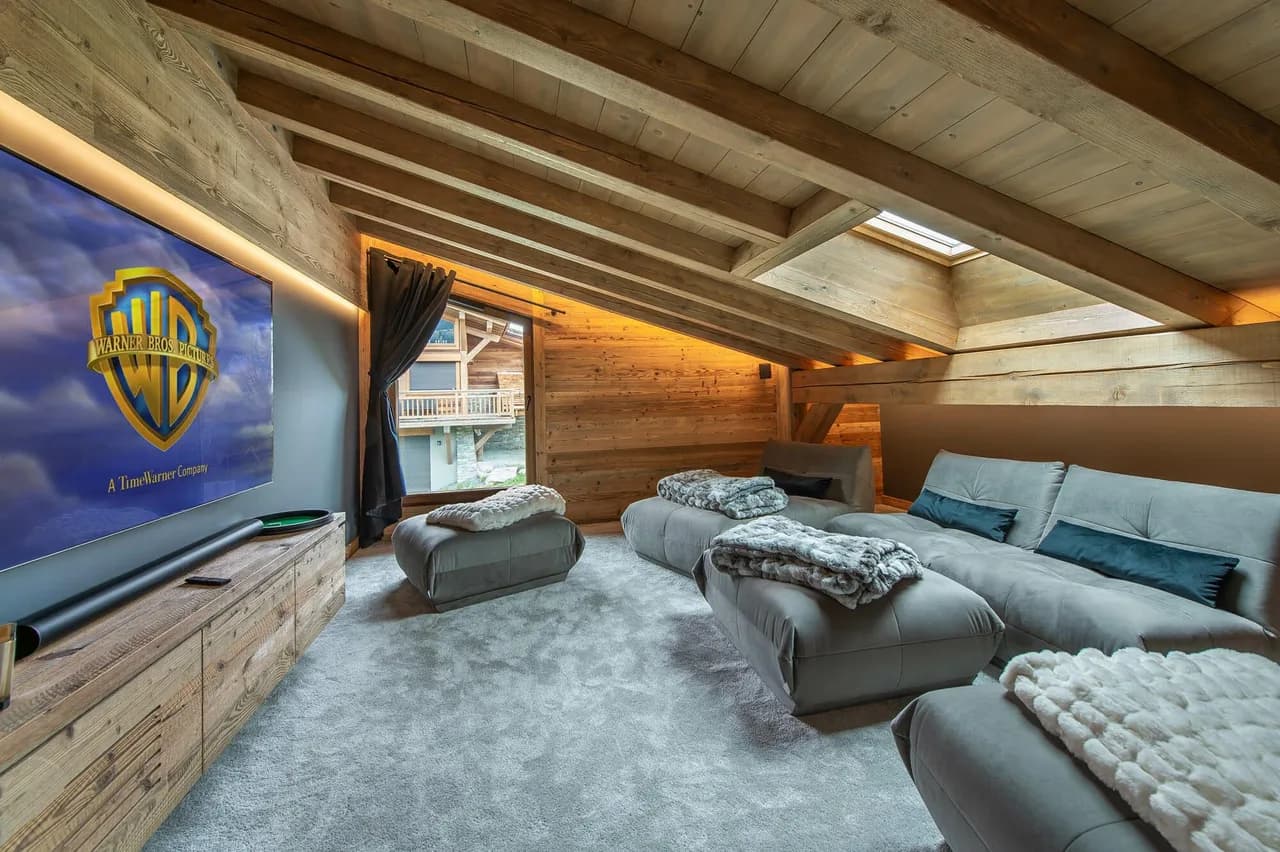 Elegant Combloux Chalet With Pool photo 3