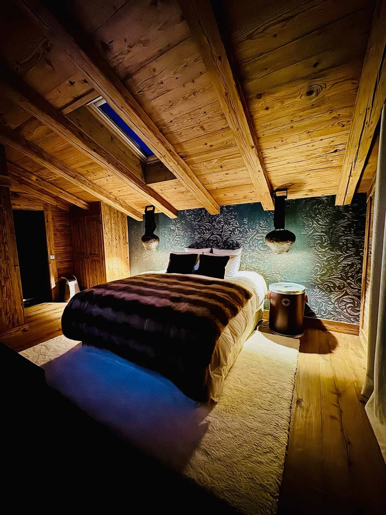 Saanen Alpine Penthouse Retreat photo 2