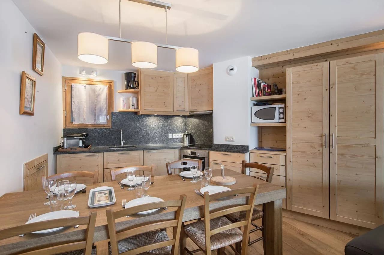 Savoyard Style Apartment Near Slopes photo 4