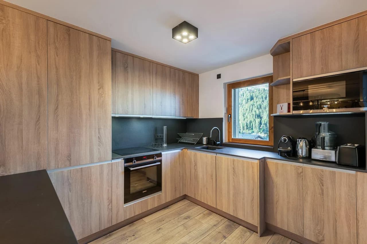 Elegant Ski Apartment In Central Courchevel photo 5