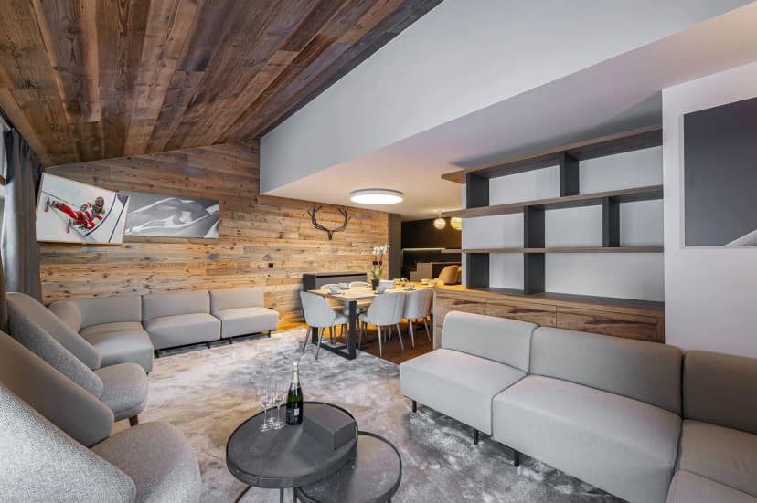Modern Chalet Style Apartment Near Skiing