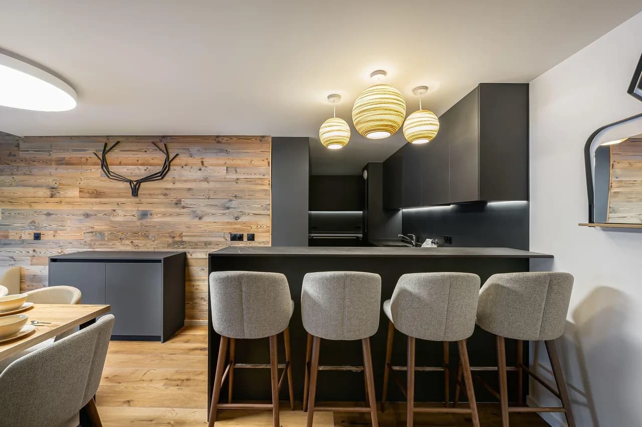 Modern Chalet Style Apartment Near Skiing photo 3