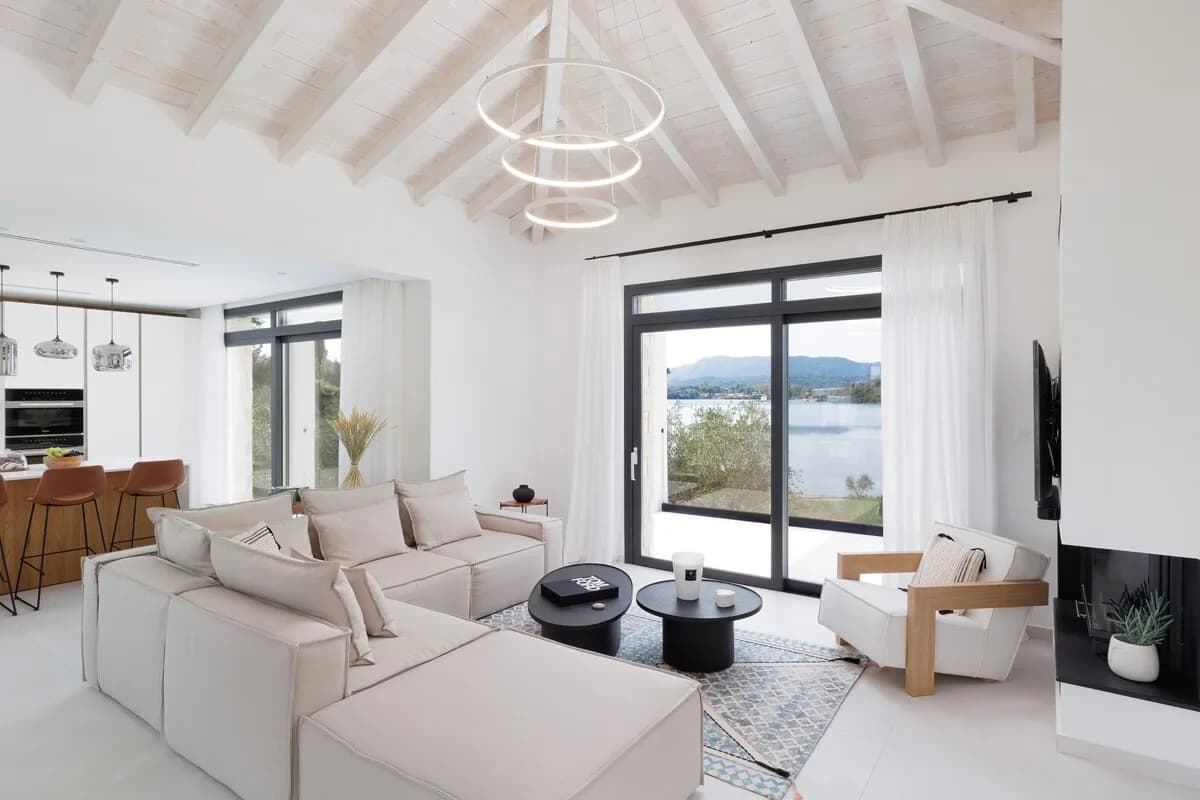 Tritonis Villa | Exclusive Seaside Retreat photo 5