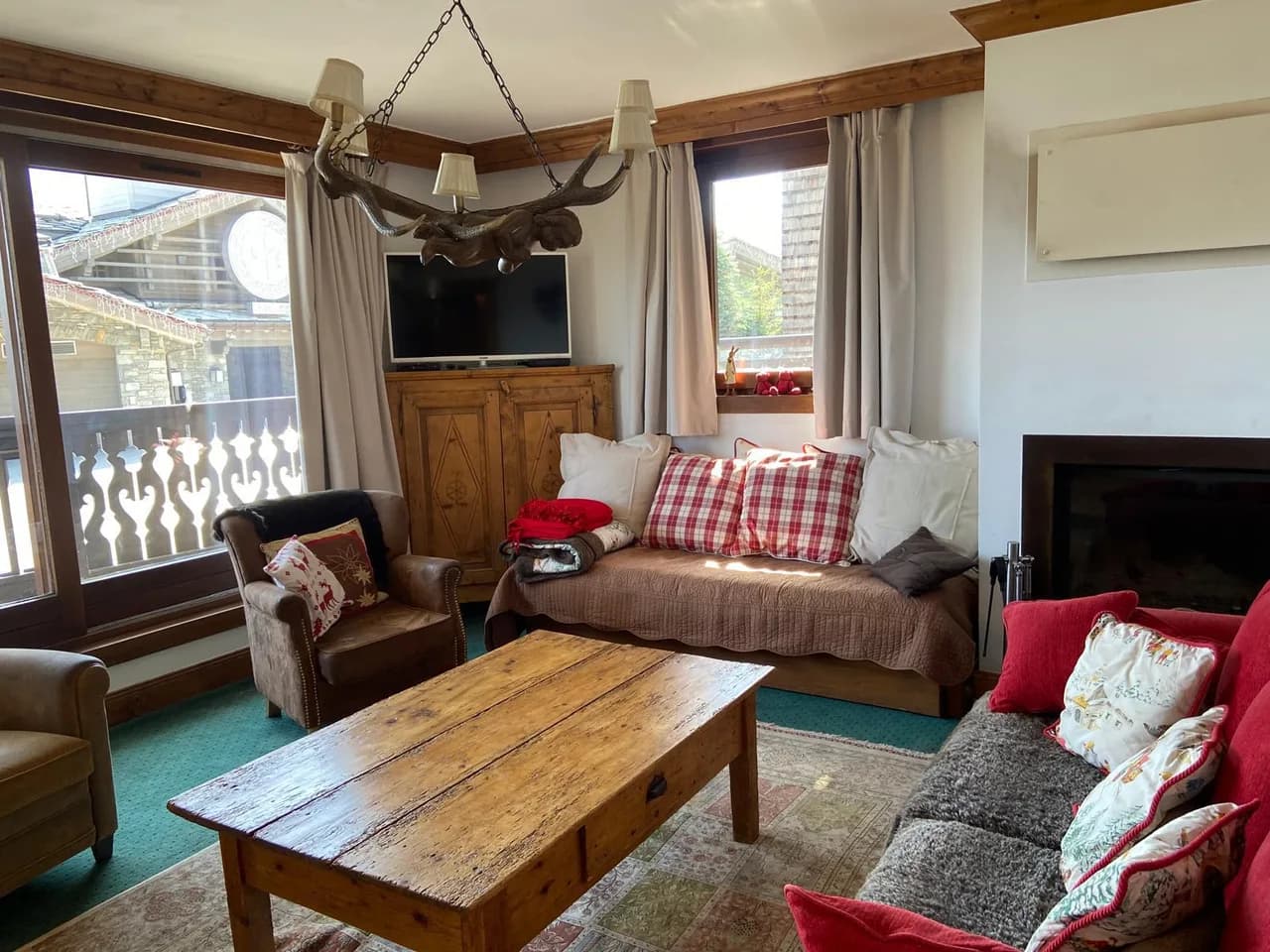 Warm Mountain Apartment In Courchevel photo 2