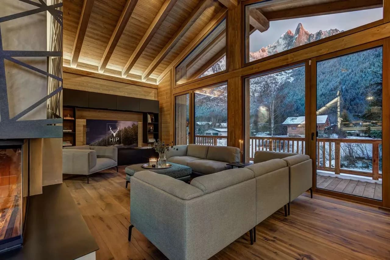 Contemporary Chalet With Dual Mountain Panorama photo 4