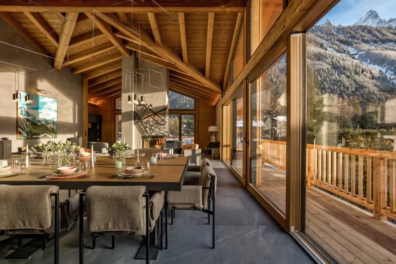 Contemporary Chalet With Dual Mountain Panorama photo 5
