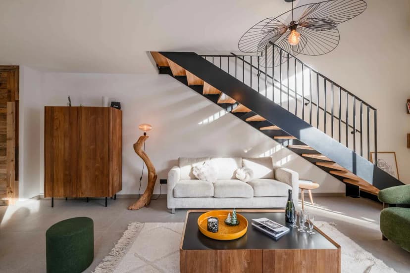 Bright Contemporary Apartment With Mountain Charm