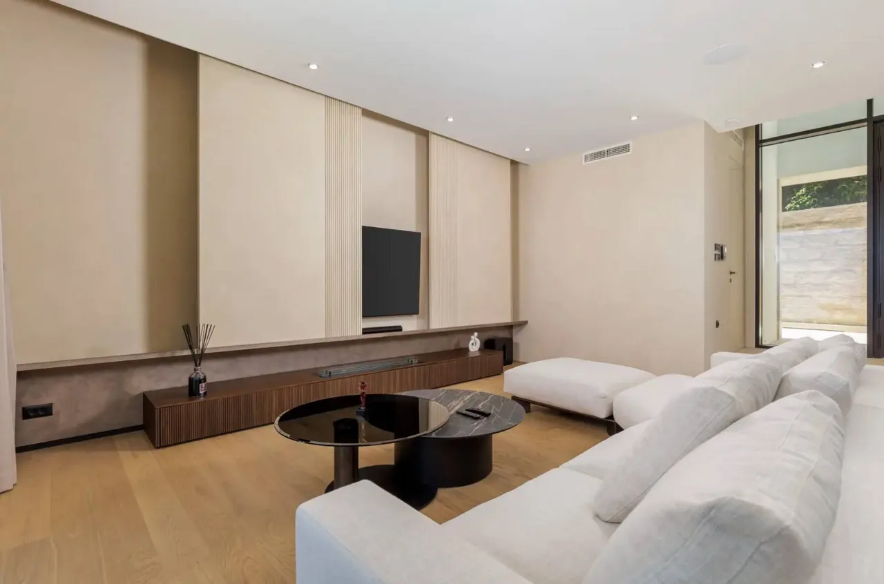 Modern Seaside Escape With Heated Pool photo 4