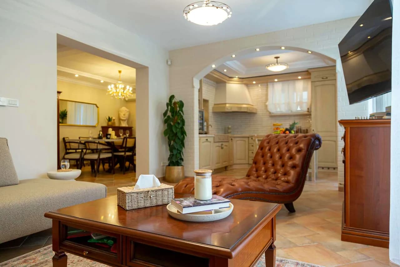 Exclusive Coastal Estate With Private Pool photo 4
