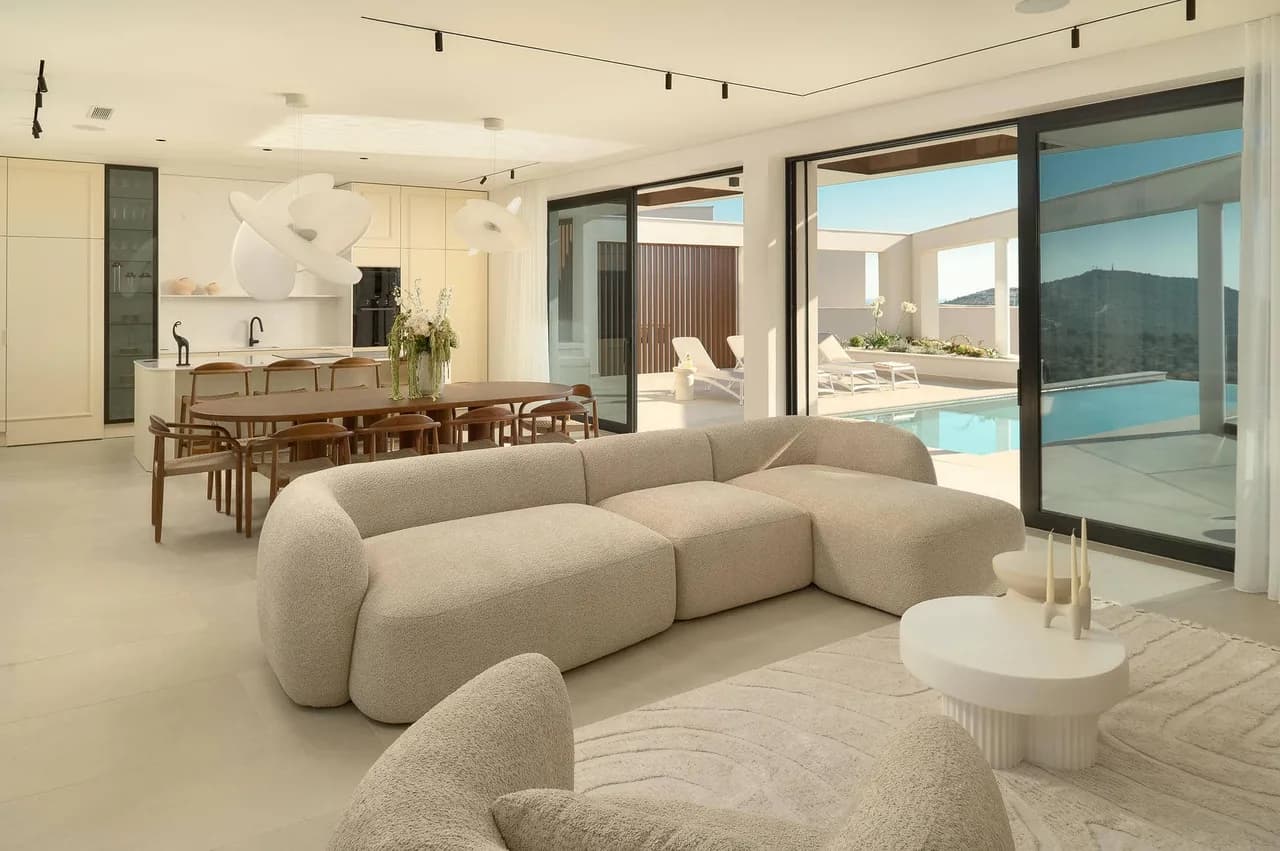 Contemporary Sea View Villa With Pool photo 4