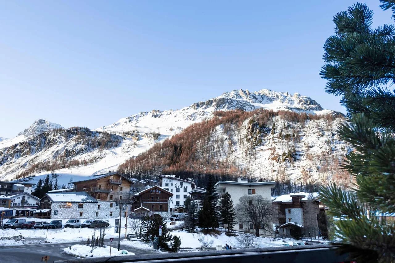 Elegant 2BR Apartment in Mountains photo 3