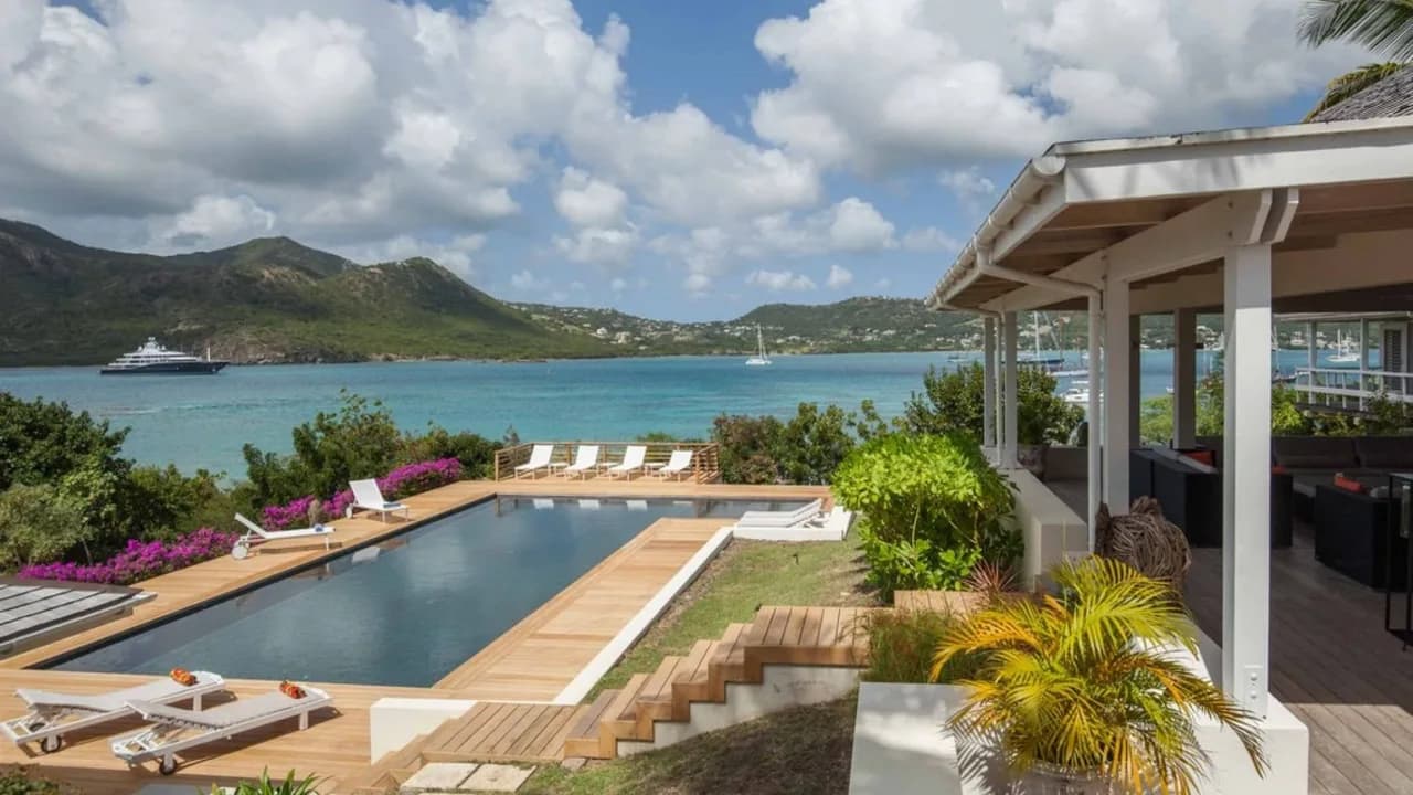 Luxury Bayfront Estate With Private Pool photo 5