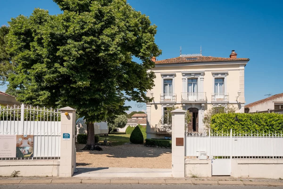 Charming Poolside Villa in Occitanie