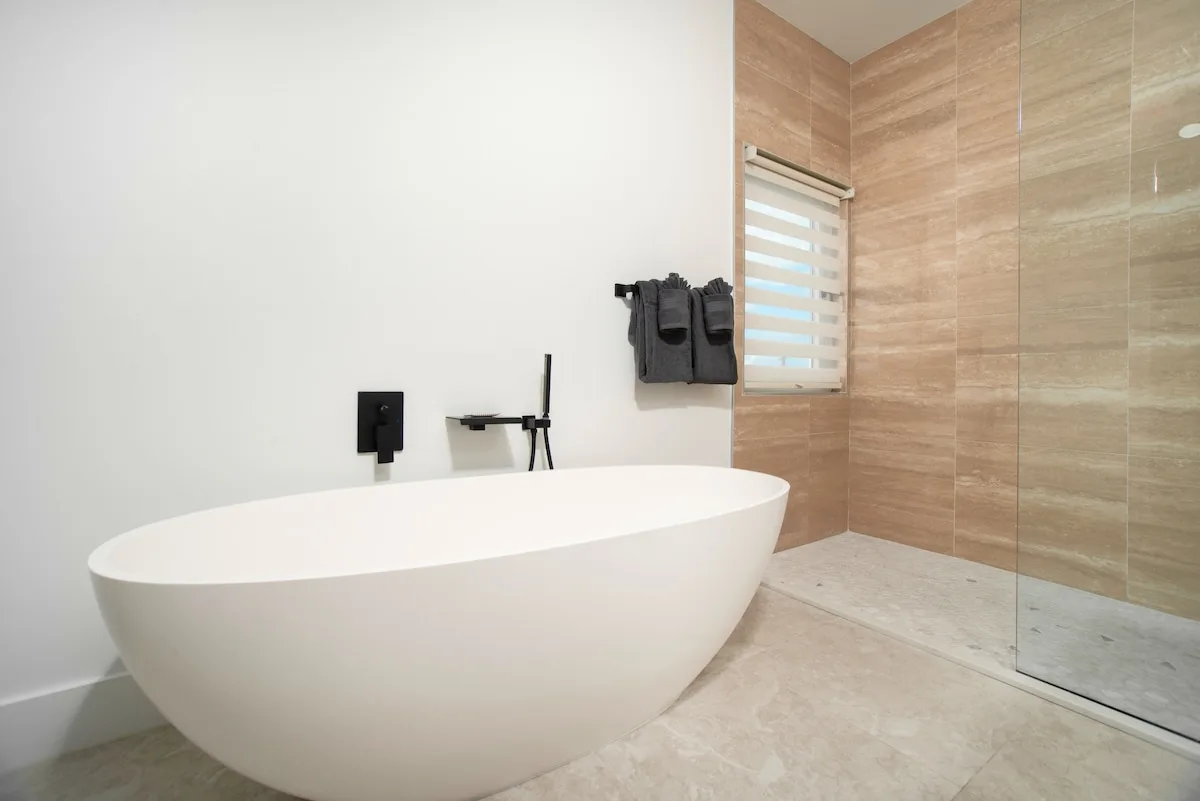 Modern Townhouse with Pool in Grand Cayman photo 5