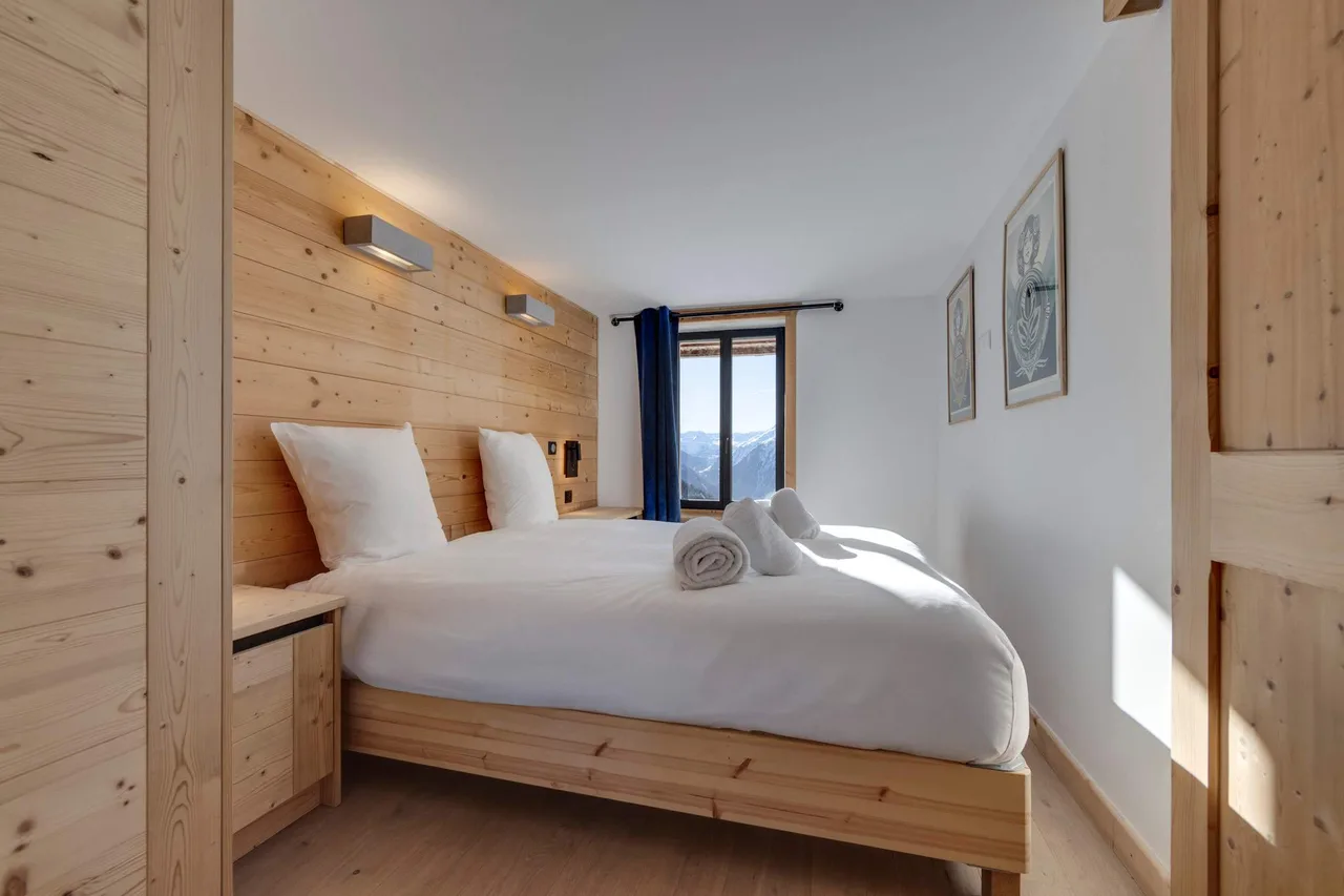 Alpine Chalet With Panoramic Mountain Views photo 2