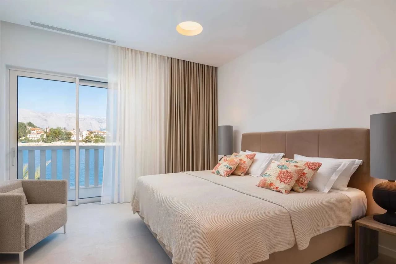 Luxury Seaview Villa with Heated Pool photo 3