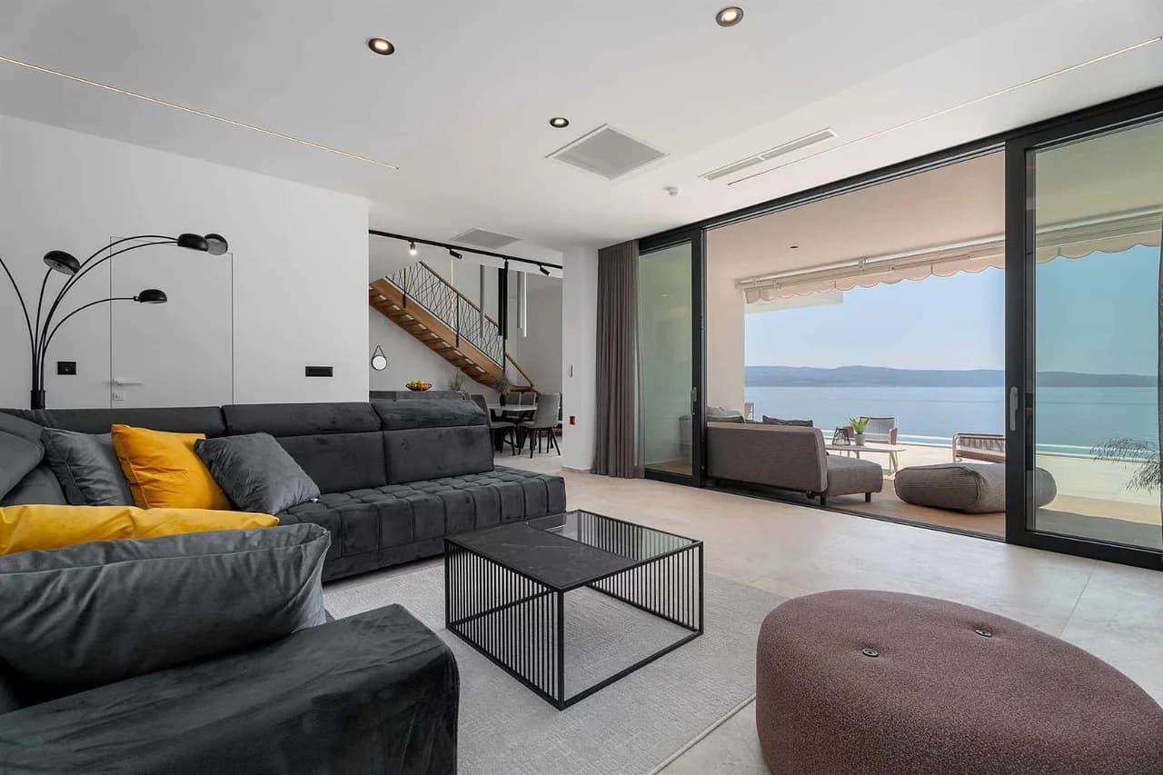 Seafront Luxury Retreat With Sauna photo 2
