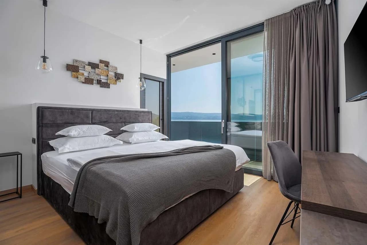 Seafront Luxury Retreat With Sauna photo 3
