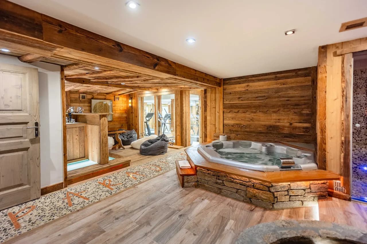 Courchevel 1850 Chalet With Wellness Area photo 3