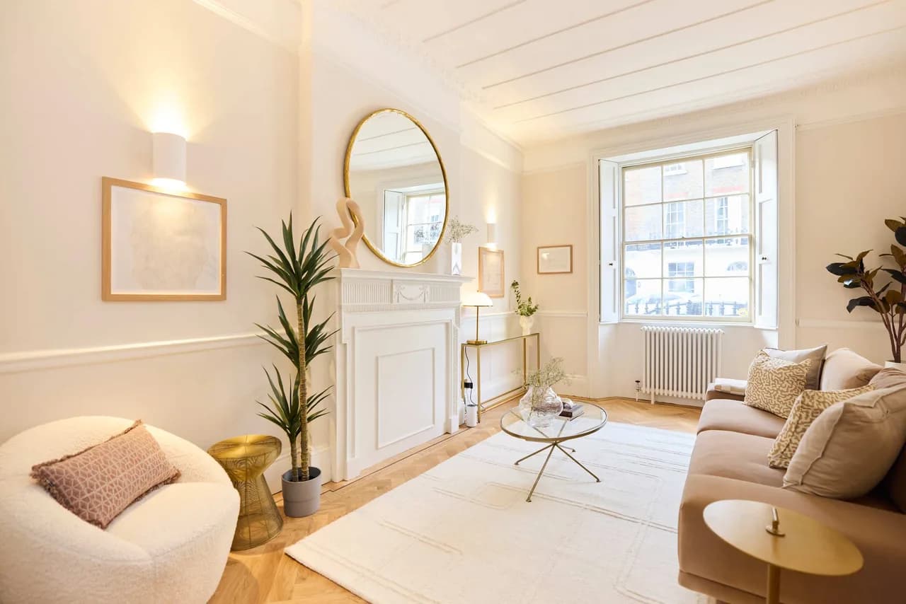 Elegant Five-Bedroom House in West London photo 2
