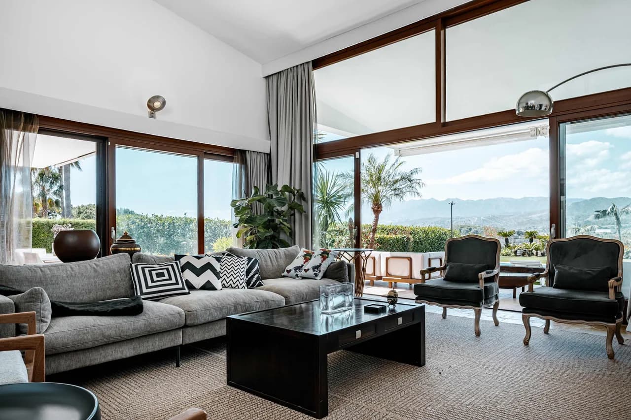 Accessible Six Bedroom Villa in Marbella photo 3