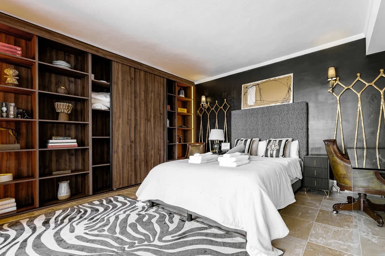 Accessible Six Bedroom Villa in Marbella photo 4