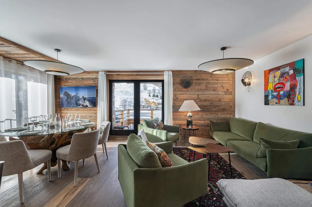 Warm Wooded Apartment with Mountain Outlook photo 2