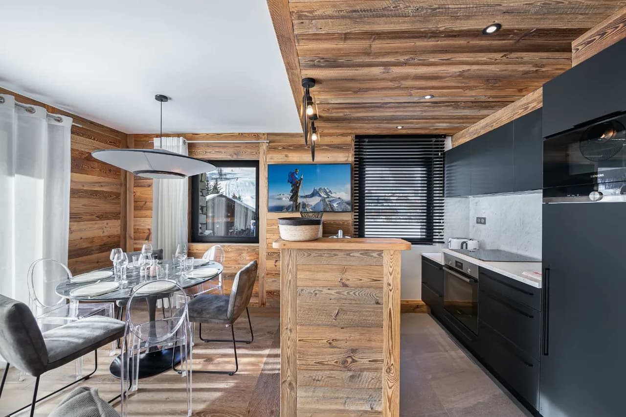 Mountain Apartment Overlooking Ski Slopes photo 5