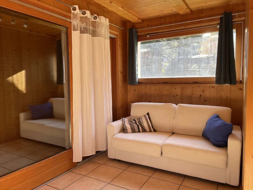 Charming Mountain Apartment Near Ski Lifts